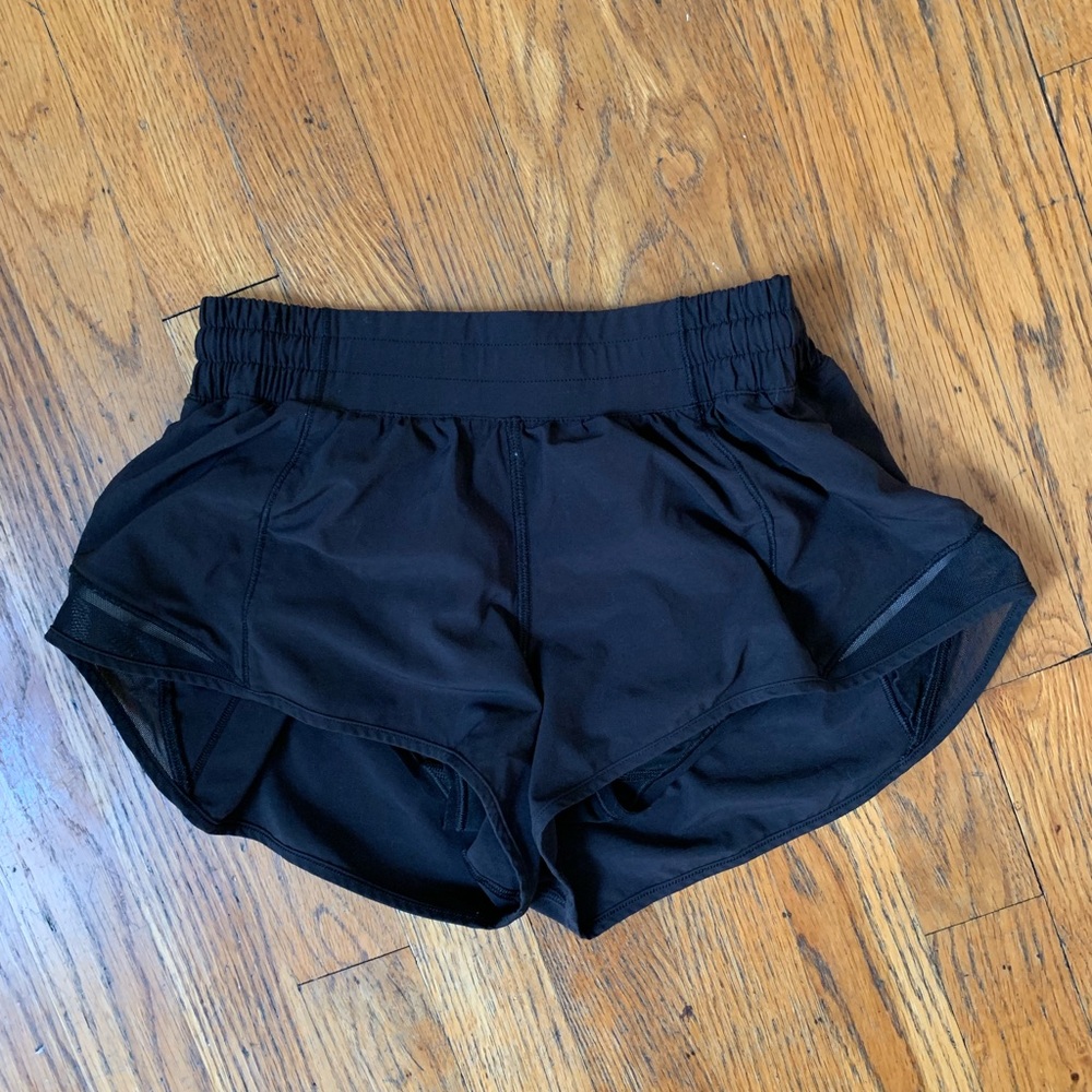 Lululemon Hotty Hot Short *2.5”